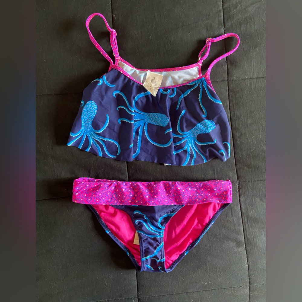 NEW Roxy flutter style top.